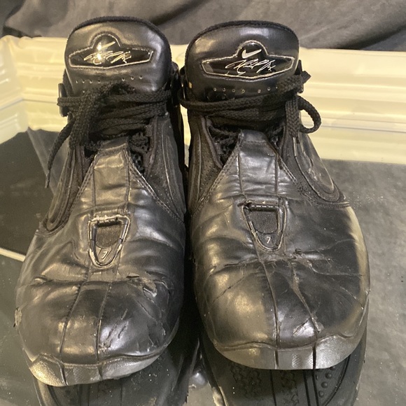 Michael Vick basketball shoes - Picture 4 of 6